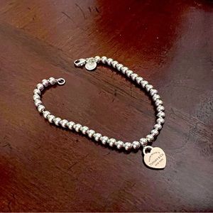Tiffany Heart Tag Bead Bracelet
in Sterling Silver and Rose Gold, 4 mm